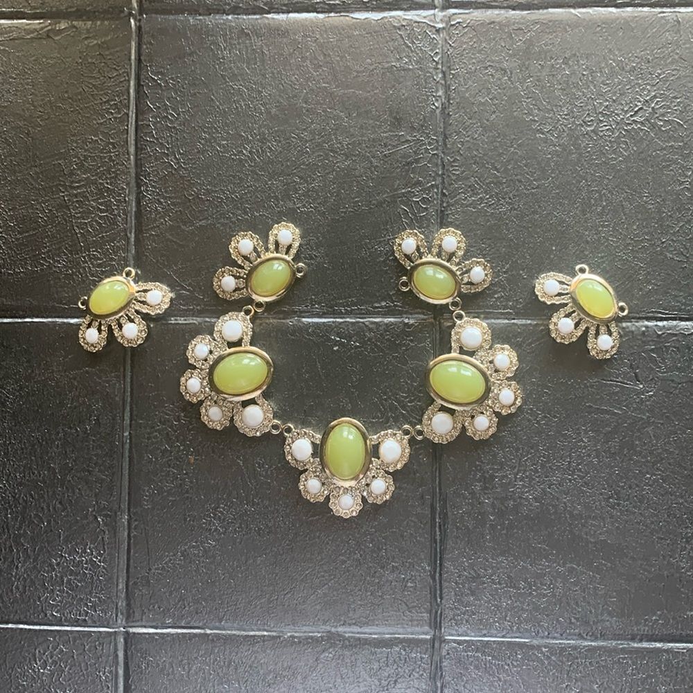 Costume 7-pc Statement Necklace Set accessories, in Washed Gold and Lime green